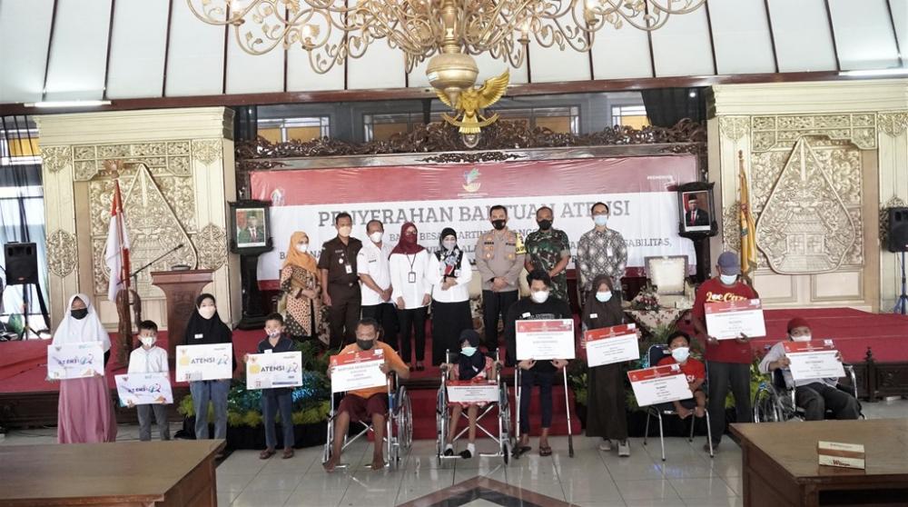 BBRSPDI Kartini Temanggung Serahkan Bantuan Program Atensi di Batang