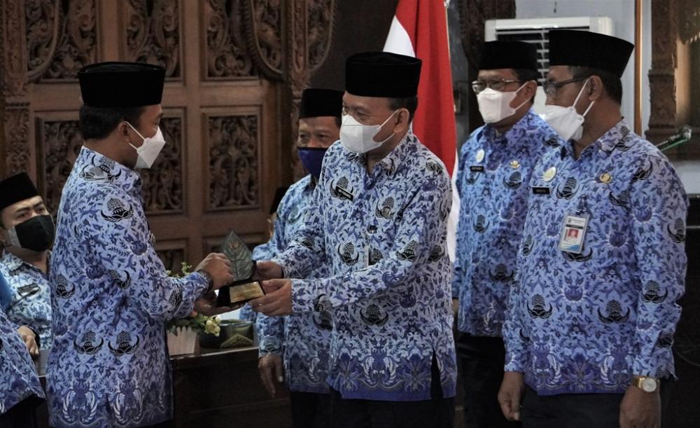 PENGHARGAAN BADAN PUBLIK PERANGKAT DAERAH