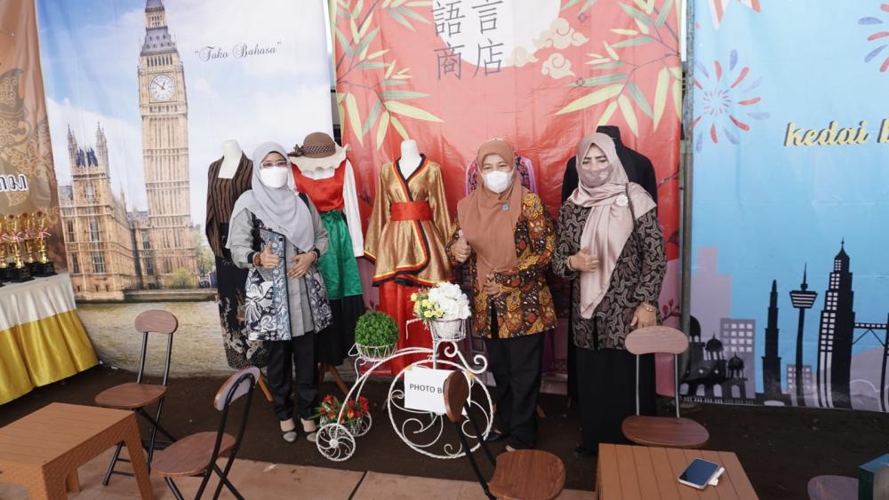 Launching Toko Bahasa, Desa Kedungmalang Memperdayakan Masyarakatnya Eks Pekerja Luar Negeri