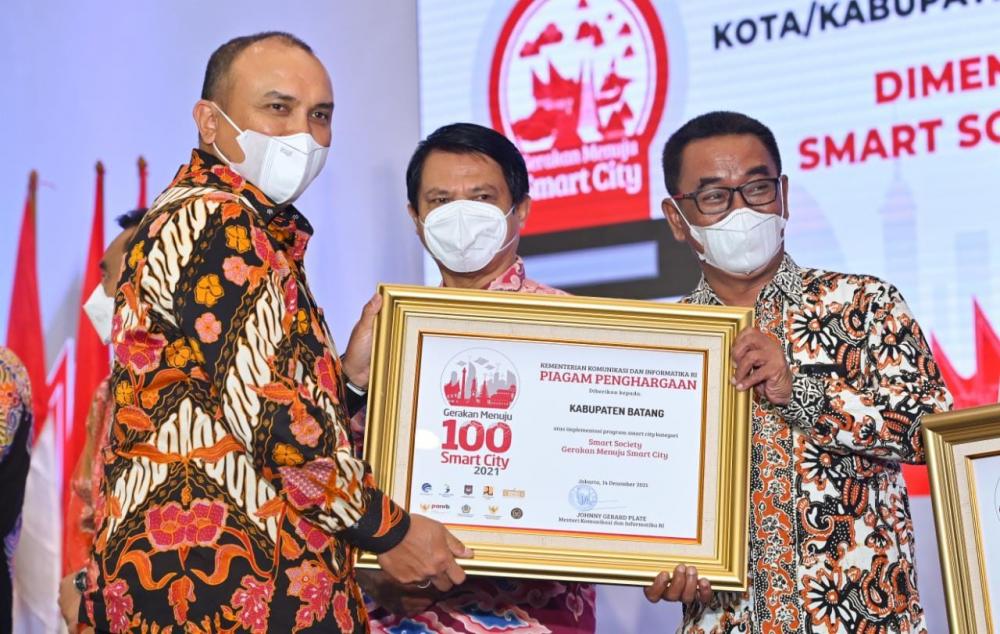 Program Curhat Wihaji Sabet Penghargaan Dari Kementerian Kominfo RI 
