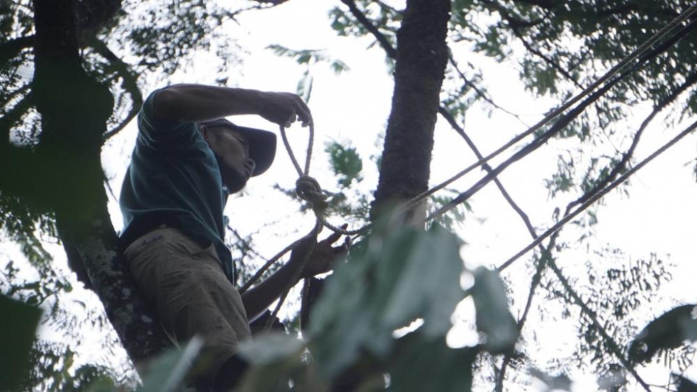 SIAPKAN TAMBANG UNTUK MEMANJAT