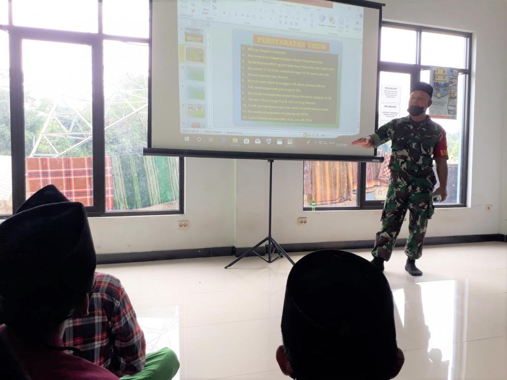 Babinsa Sosialisasikan Penerimaan TNI AD Khusus Santri