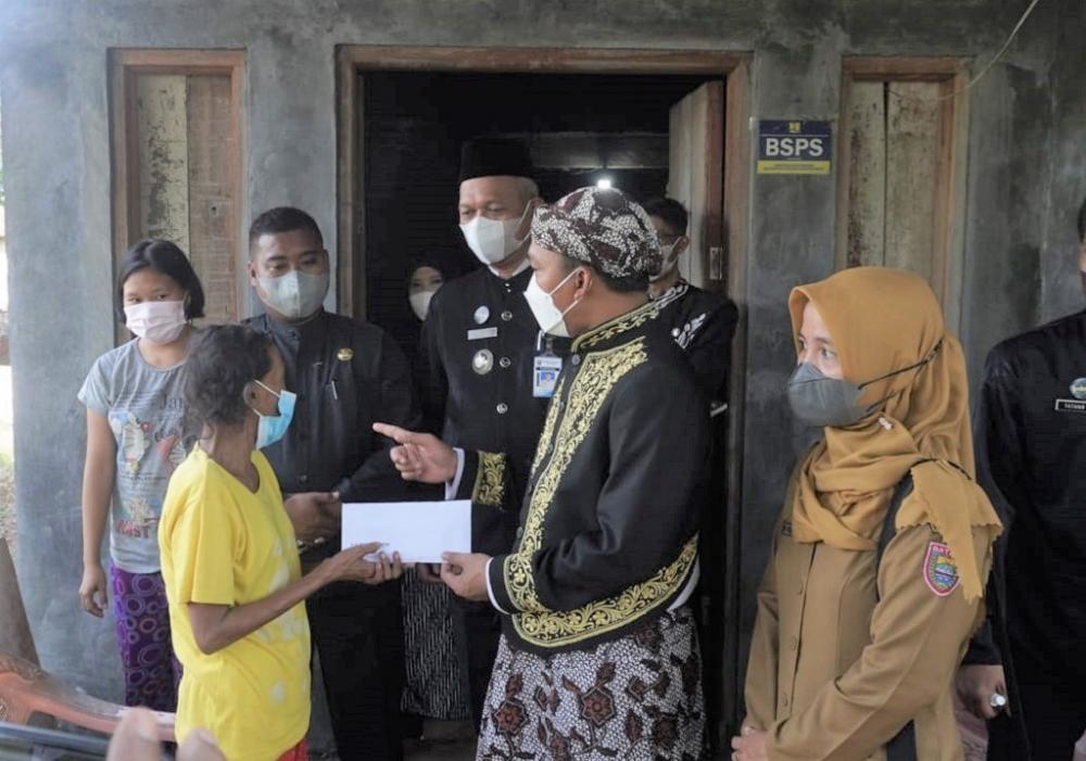 BERIKAN DANA UNTUK BEROBAT