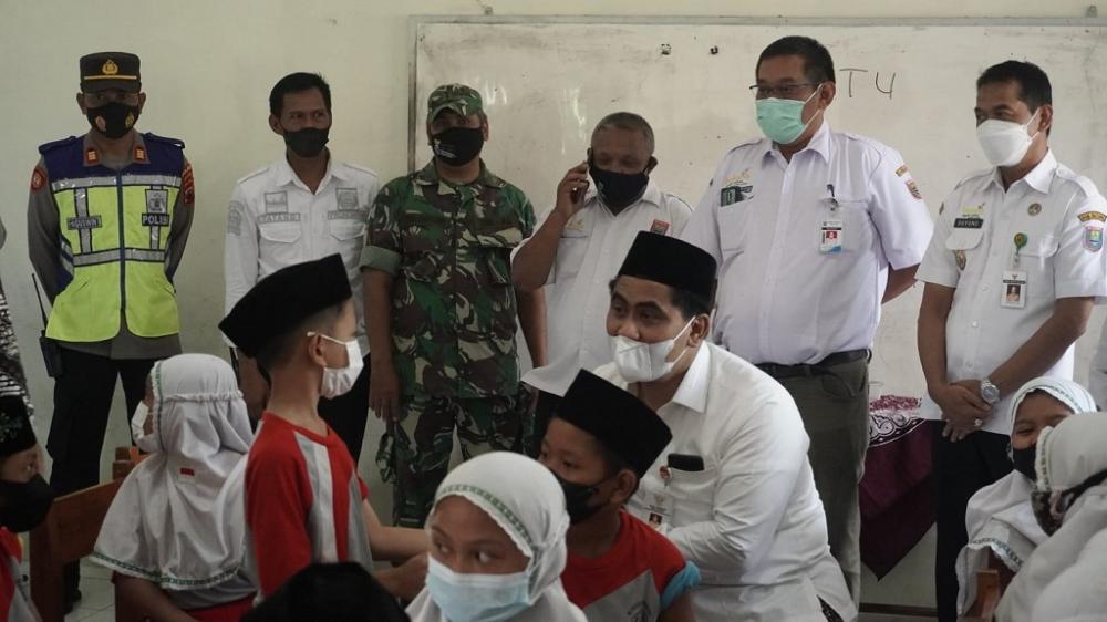Wakil Gubuernur Jateng Tinjau Vaksinasi Anak di Kabupaten Batang