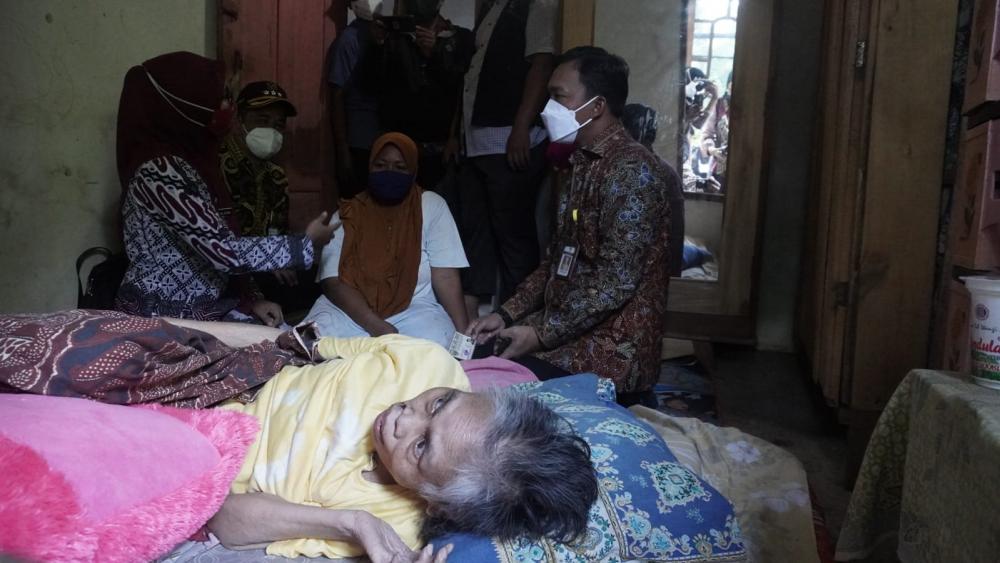 Tilik Warga Yang Mengalami Kecelakaan