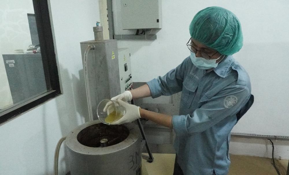 MASUKKAN MENTEGA CAIR