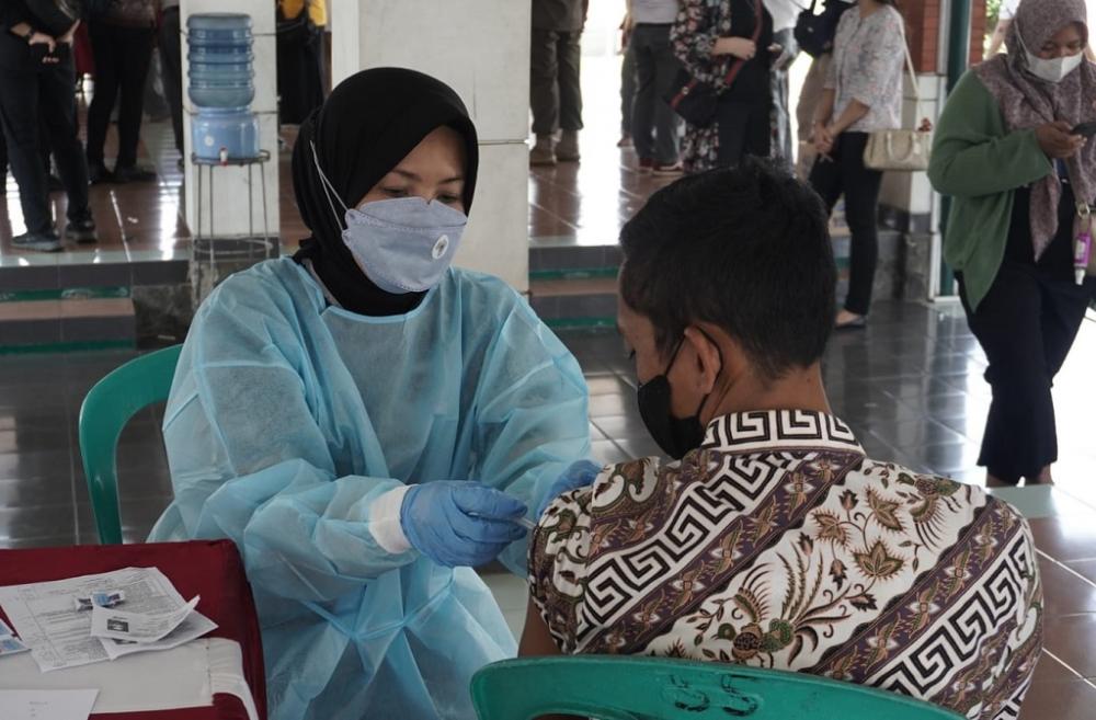 VAKSINASI MASSAL BATANG