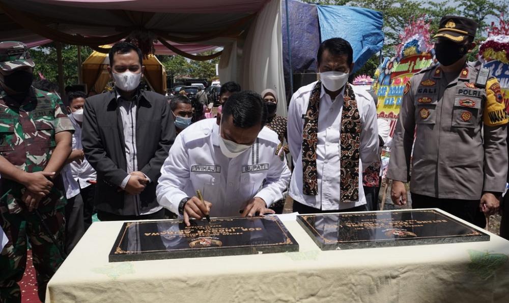 RESMIKAN GOR INDOOR ABIRAWA 