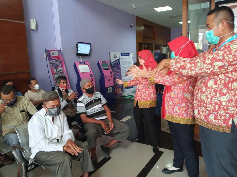 Perawat Pejuang Terdepan Melawan Covid-19