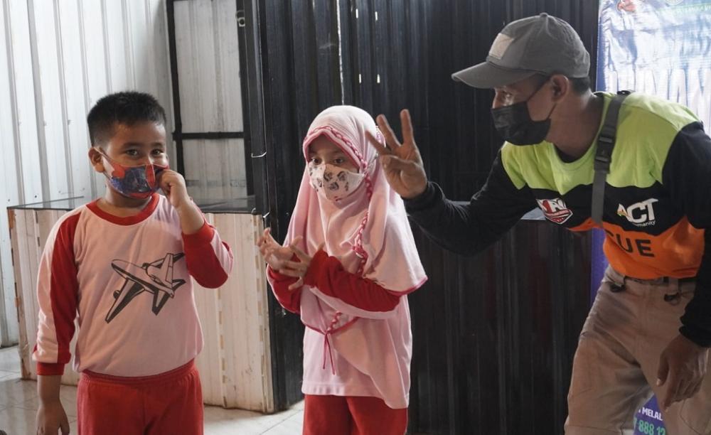 BERIKAN PENGARAHAN JIKA TERJADI GEMPA