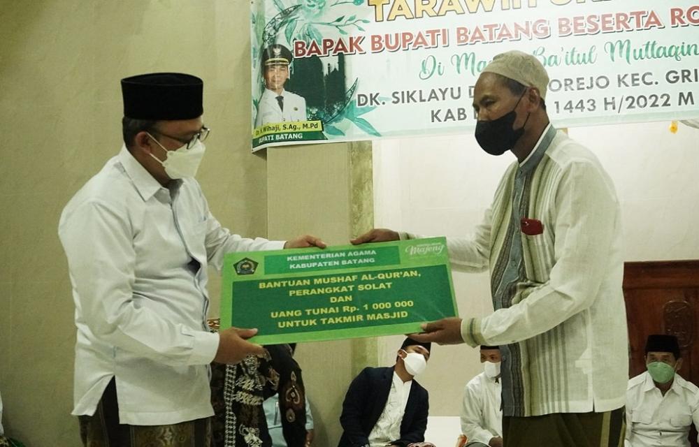 BANTUAN PERLENGKAPAN MASJID DARI KEMENAG