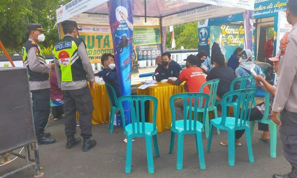 Kejar Target, Polsek Batang Gelar Vaksinasi di Veteran