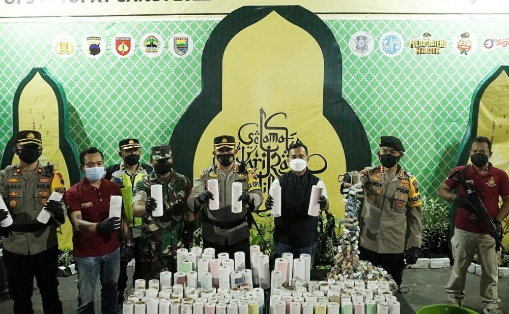 Malam Takbiran, Polres Batang Amankan 183 Petasan Selongsong Dan Langsung Dimusnahkan