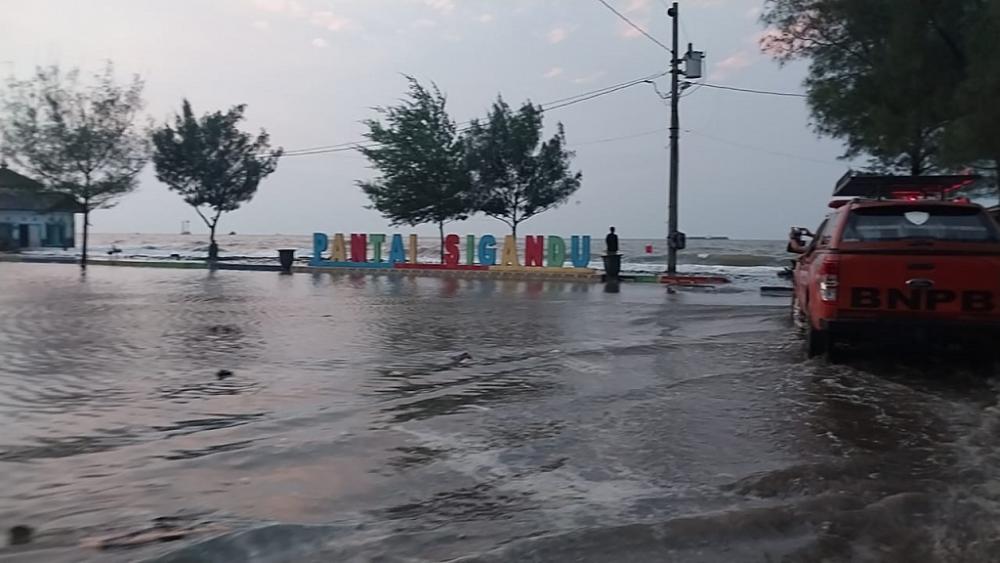 BPBD Pantau 4 Daerah Rawan Rob di Batang