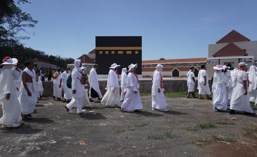 Islamic Center Batang Digunakan Manasik Haji Untuk Yang Pertama