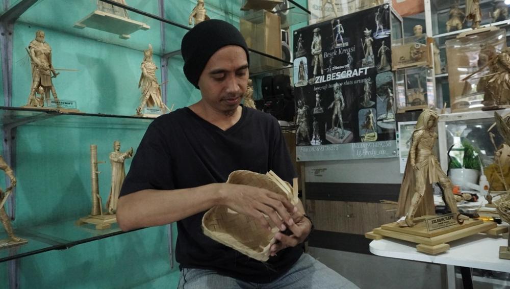 URAIKAN ANYAMAN BAMBU