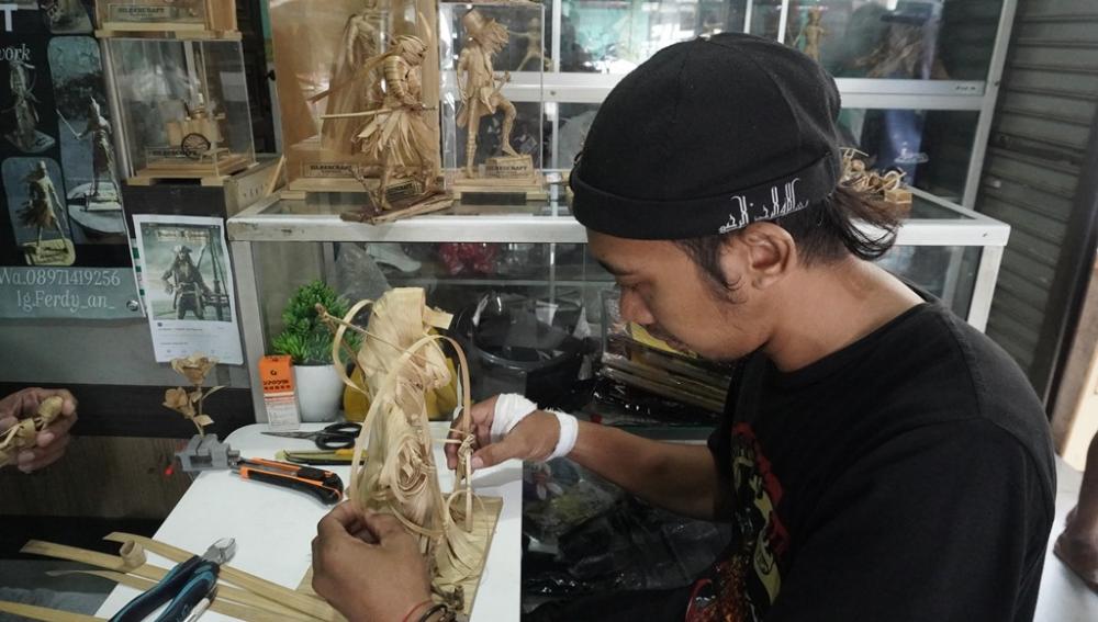 PASANG AKSESORIS ACTION FIGURE