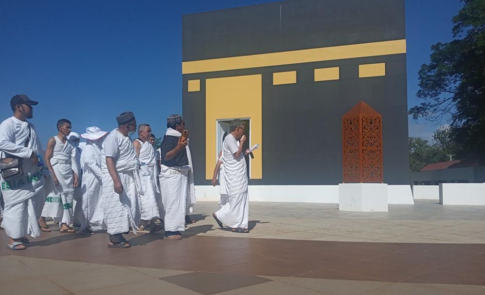 Calhaj Wajib Vaksin Meningitis dan Covid-19