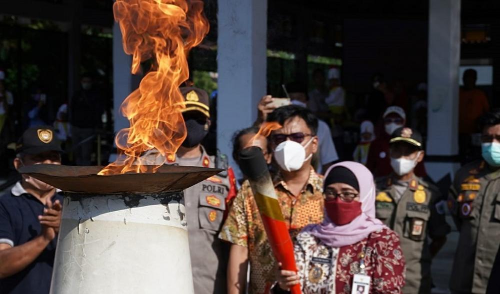 NYALAKAN API PESONAS