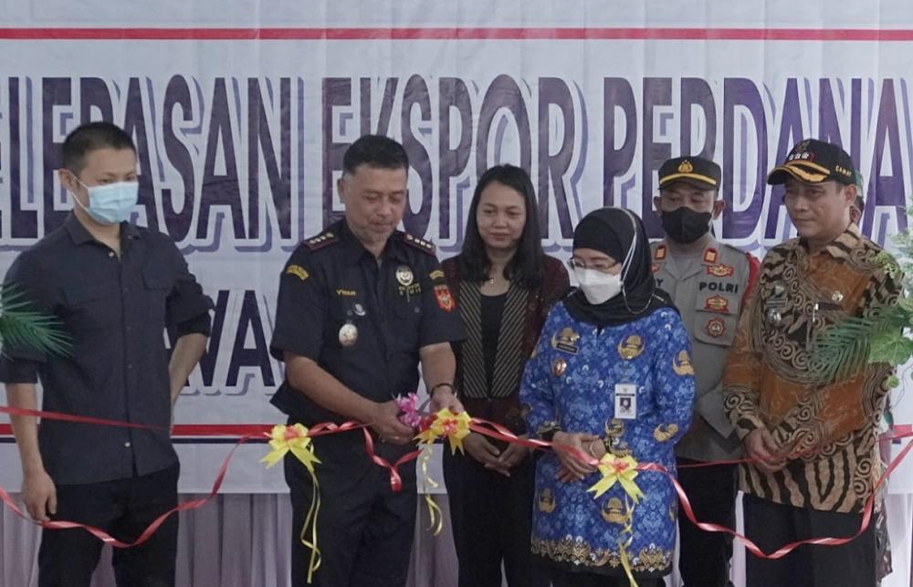 Pj Bupati Batang Apresiasi, Perusahaan Kayu Lapis Bisa Ekspor Perdana ke Amerika