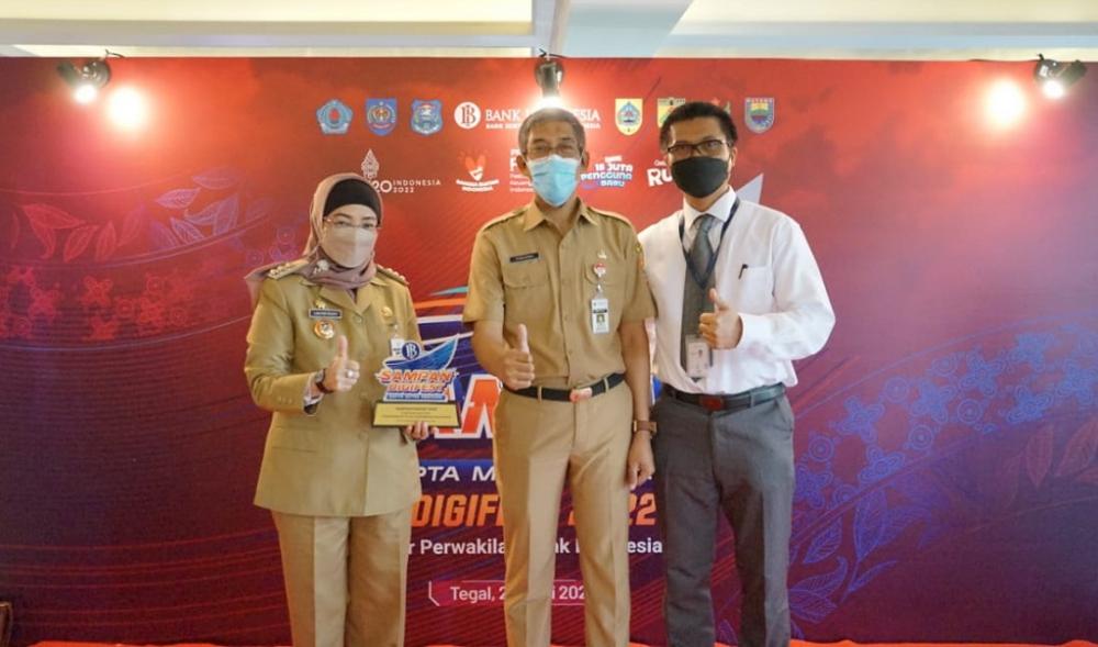 Pemkab Batang Raih Penghargaan TP2DD Terkomunikatif