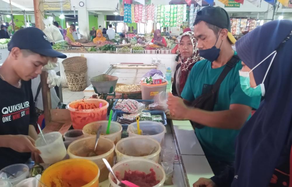 Laris Manis Bumbu Racik Rumahan Saat Iduladha