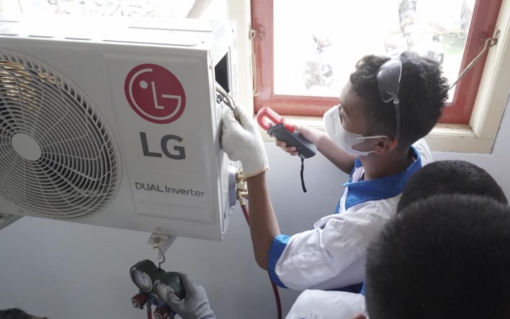 PRAKTIK UKUR TEGANGAN AC