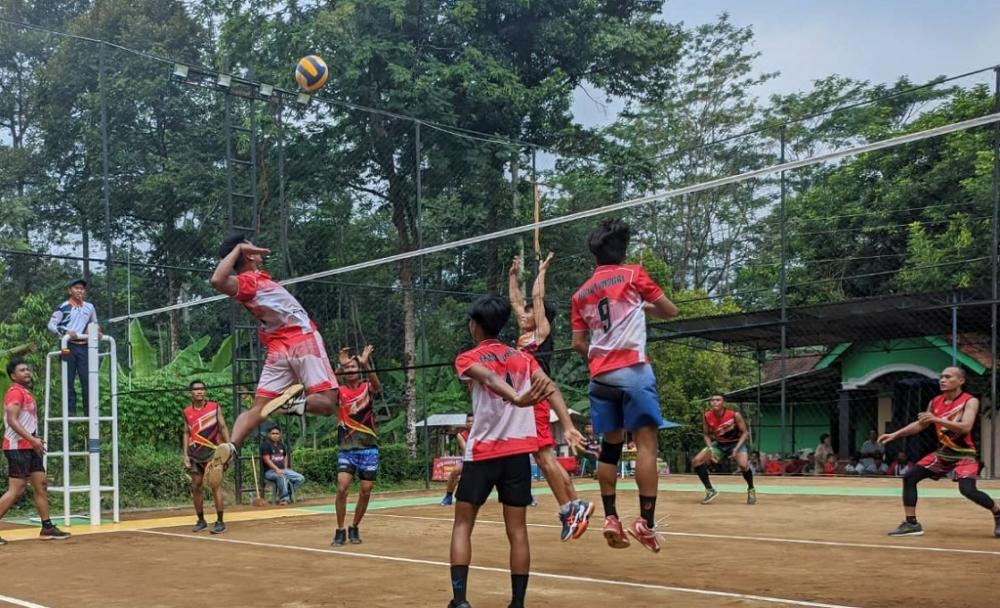 PERTANDINGAN VOLI MERIAHKAN HUT KEMERDEKAAN