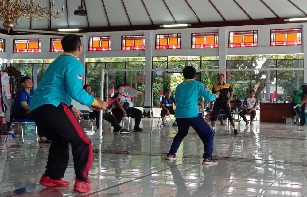 PERTANDINGAN BULU TANGKIS 