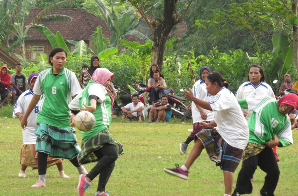 LOMBA SEPAK BOLA 