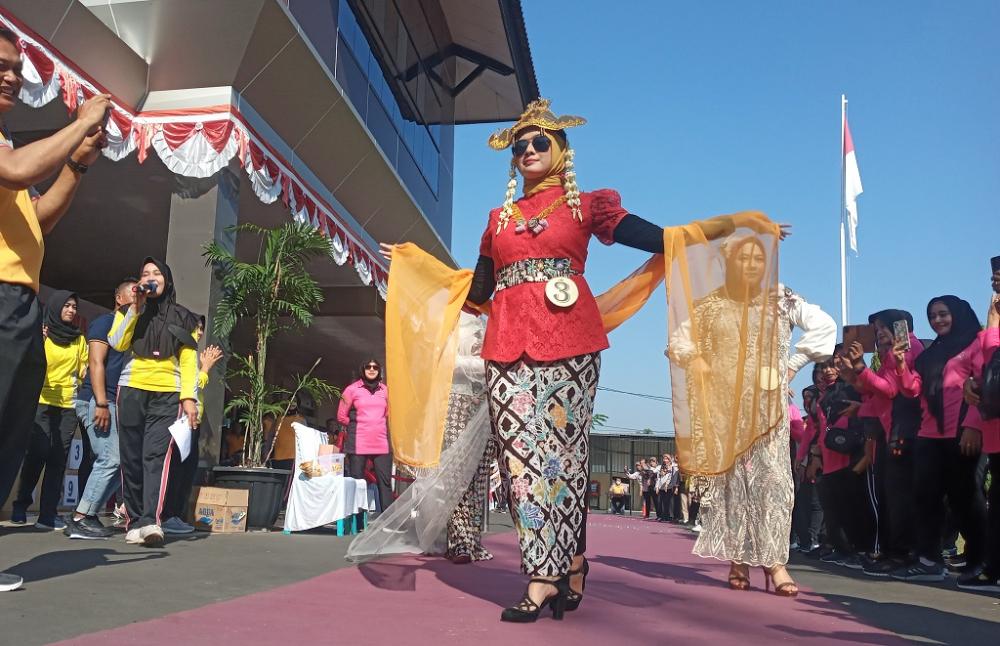 Fesyen Ala Sintren, Lestarikan Budaya Lokal Lewat Busana