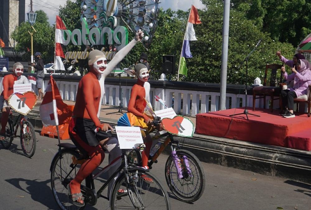 SEPEDA HIAS TEMA MERAH PUTIH
