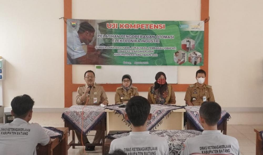 Pj Bupati Batang Tinjau Uji Kompetensi Sertifikasi Pelatihan Kerja