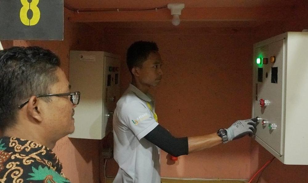 JELASKAN TANDA INSTALASI LISTRIK HIDUP