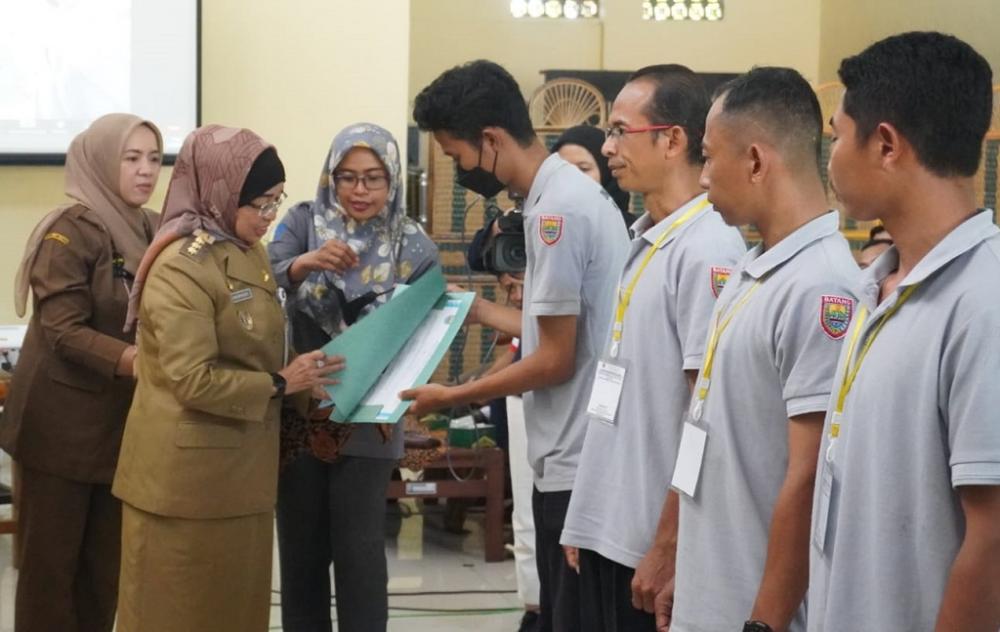 BERIKAN SERTIFIKAT PELATIHAN KERJA