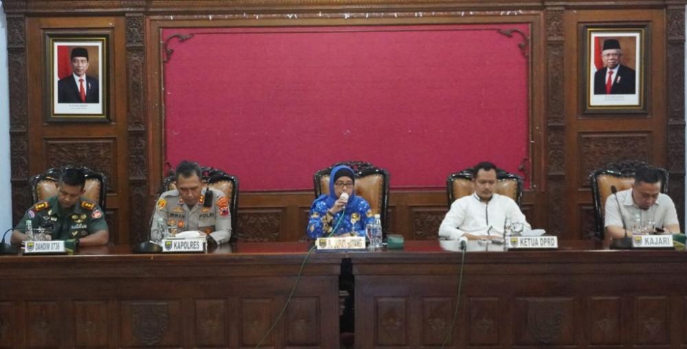 Pj Bupati Batang Terima Aspirasi Penolakan Kenaikan Harga BBM