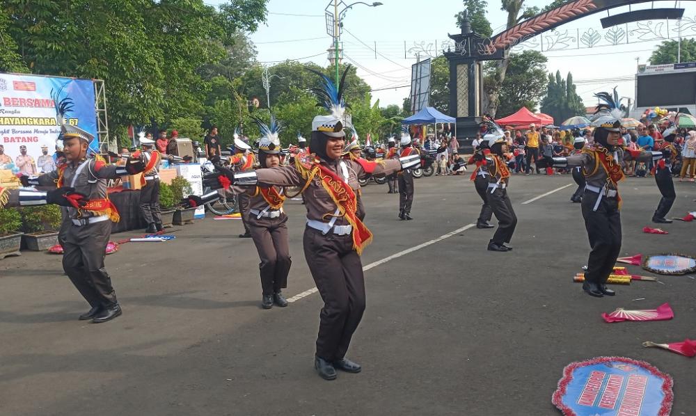 Pesan Edukatif Pocil Batang Lewat Senam Lalulintas