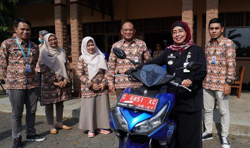 Pacu Kinerja Penanganan KB, PLKB Batang Diberikan Kendaraan Operasional Baru
