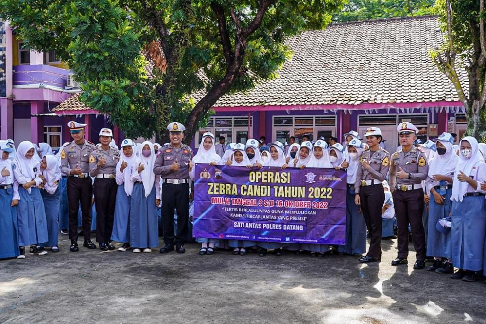 Polres Batang Edukasi Tertib Berlalu Lintas Pada Pelajar