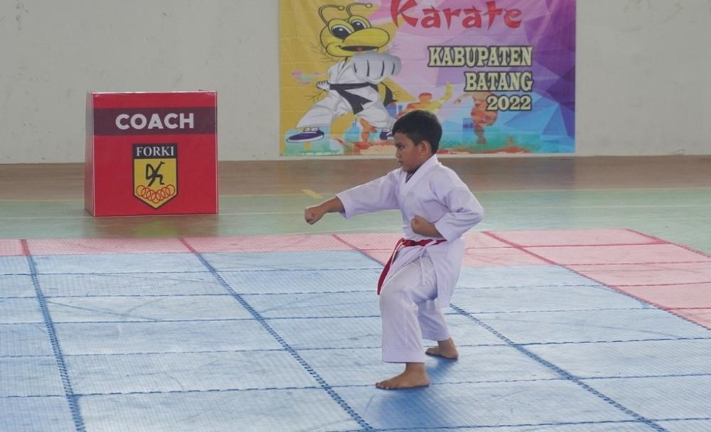 PERTANDINGAN POPDA KARATE PUTRA