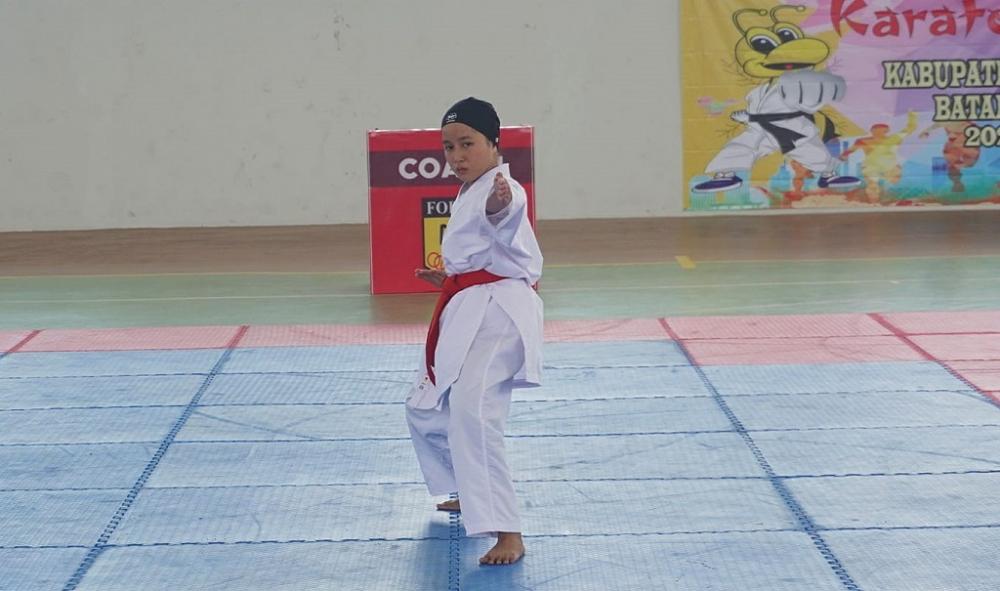 PERTANDINGAN POPDA KARATE PUTRI 