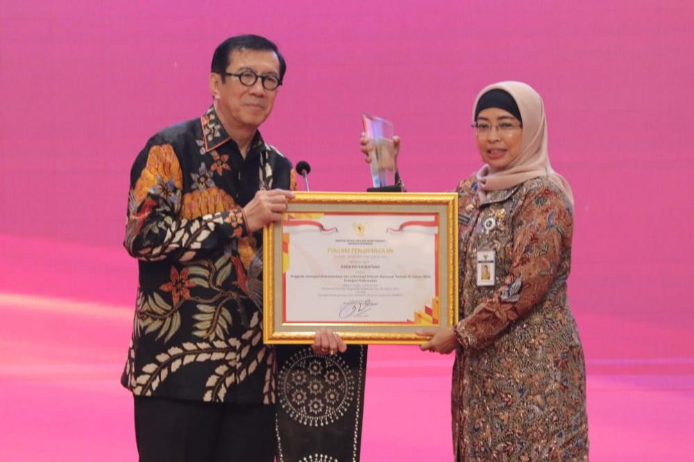 Pemkab Batang Raih Penghargaan JDIH Award 2022 Kemenkumham