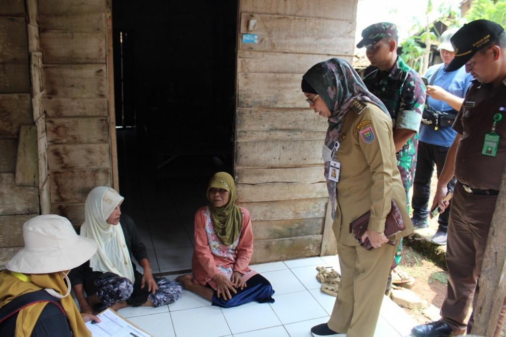 Petugas Lapangan Lengkapi Data Regsosek dengan Tagging