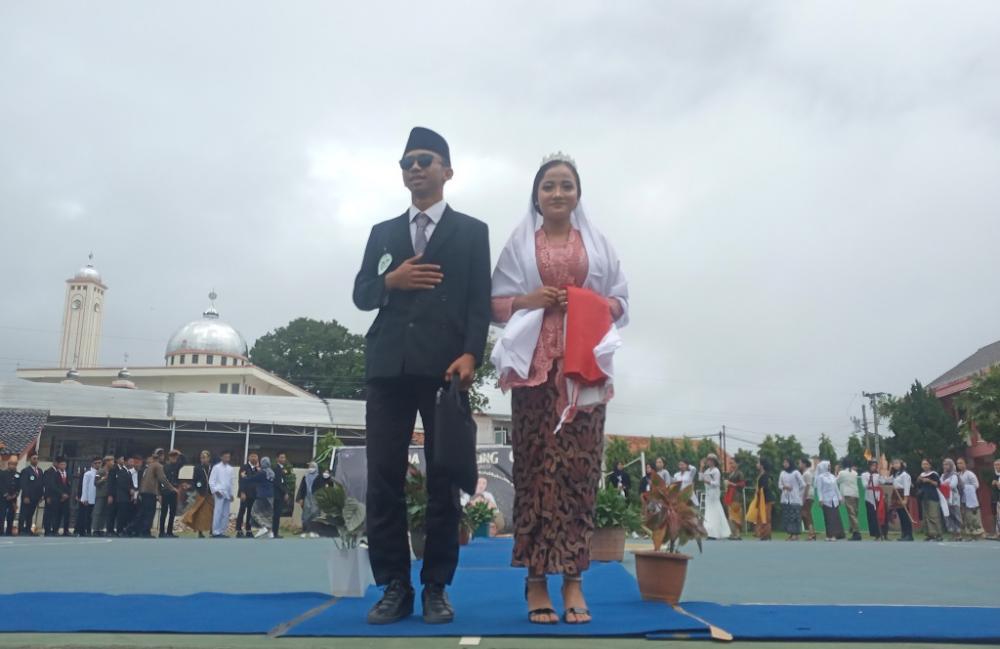 Tanamkan Patriotisme, Pelajar Peragakan Busana Pahlawan Nasional