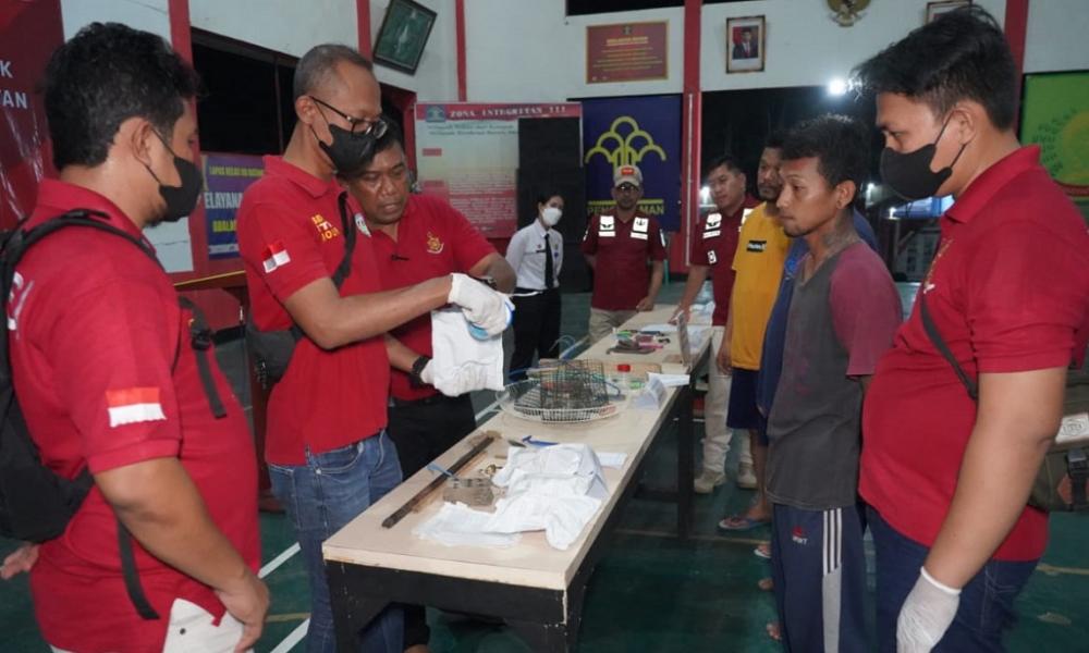 Wujudkan Nataru Aman, Aparat Gabungan Razia Lapas Batang