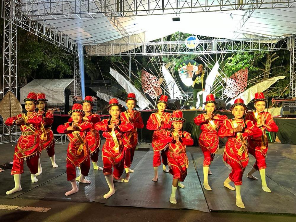 Panggung Ekspresi Dekade Nglilir, Diapresiasi Seniman Batang