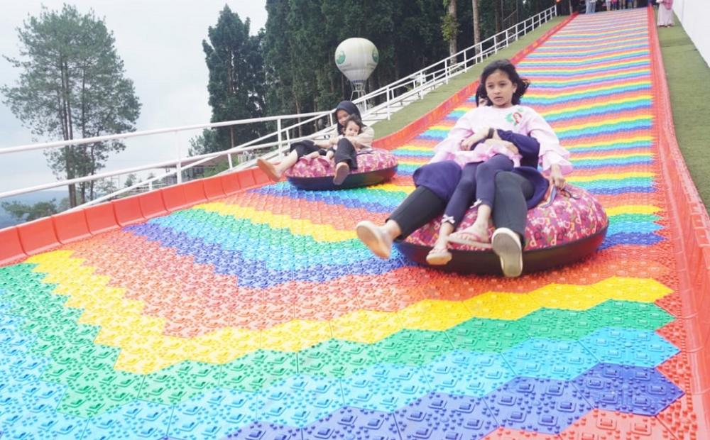 Disparpora Batang Ingatkan Masyarakat Lihat Kondisi Cuaca saat Hendak Berlibur