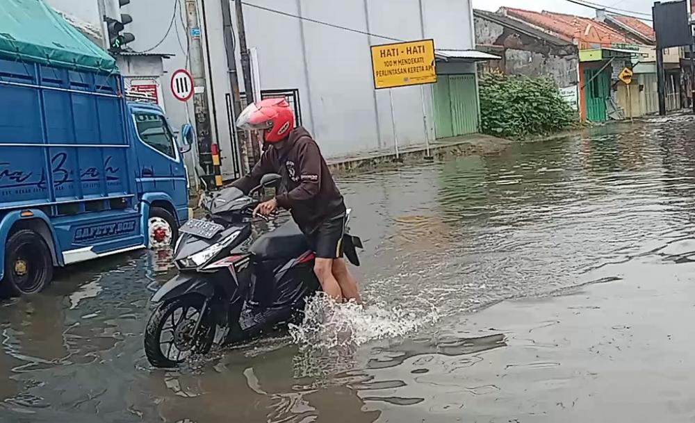 Hujan Tiga Jam, Pantura Batang Tergenang Banjir