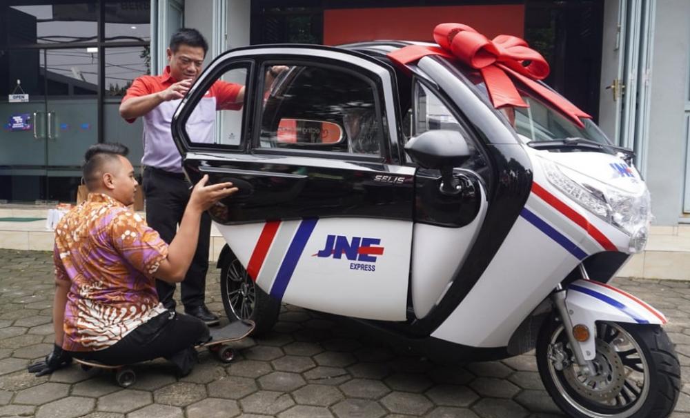 KENDARAAN LISTRIK UNTUK PENGABDIAN MENGAJAR