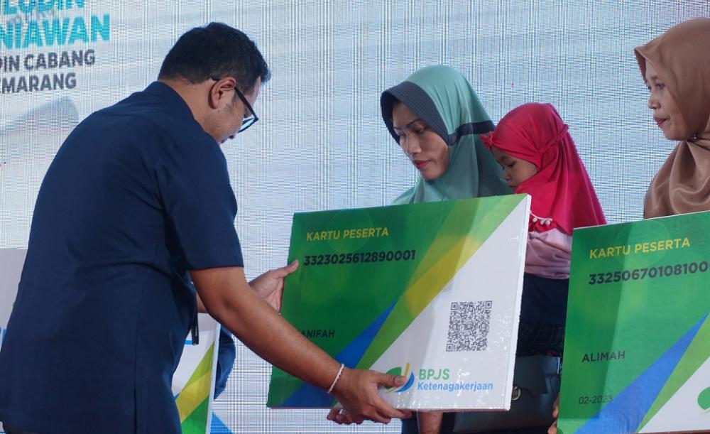 BERIKAN BUKTI KARTU PESERTA BPJAMSOSTEK